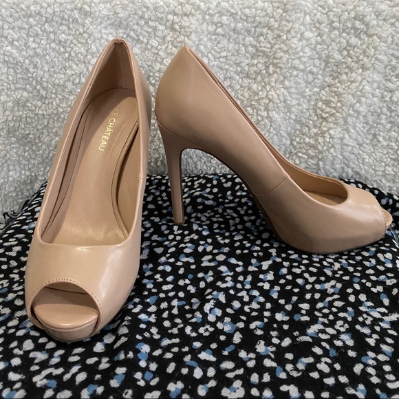 le château Cream Heels - Picture 1 of 5